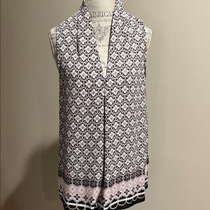 Max Studio Black and White Geometric Blouse